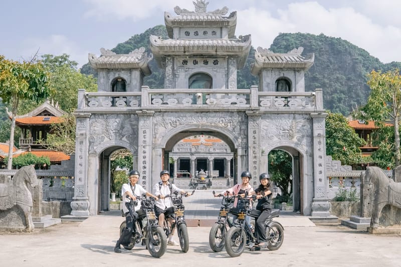 Visit Thai Vi temple