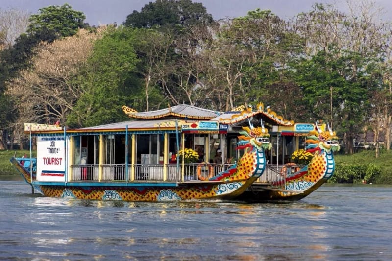 Dragon Boat Cruise