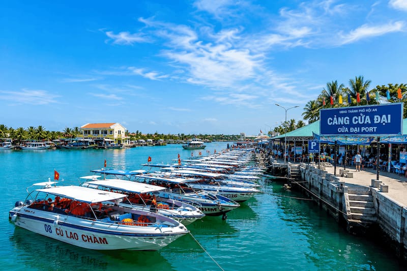 08:00 – Hotel Pickup & Transfer to Cua Dai Port