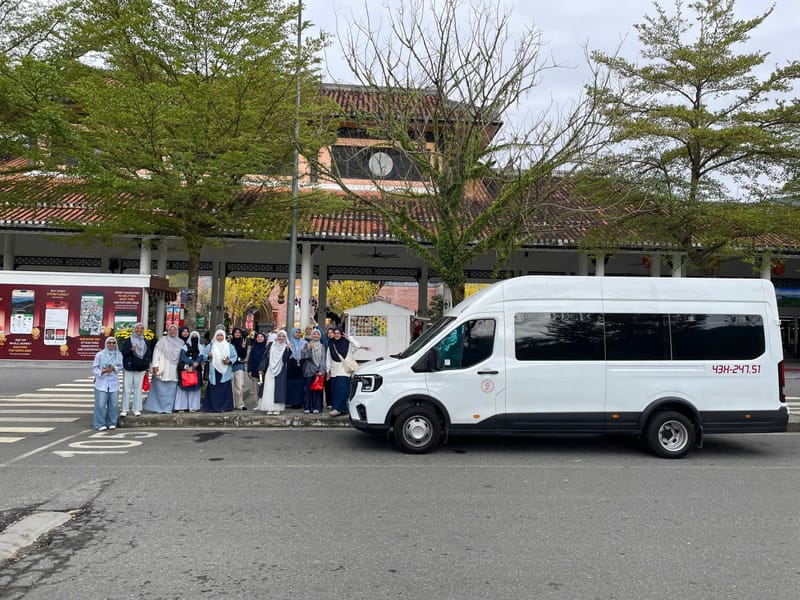 Private Car Service: Da Nang to charming Ba Na Hills- iconic Golden Bridge