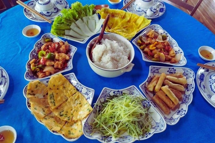 Enjoy lunch with Vietnamese Traditional foods