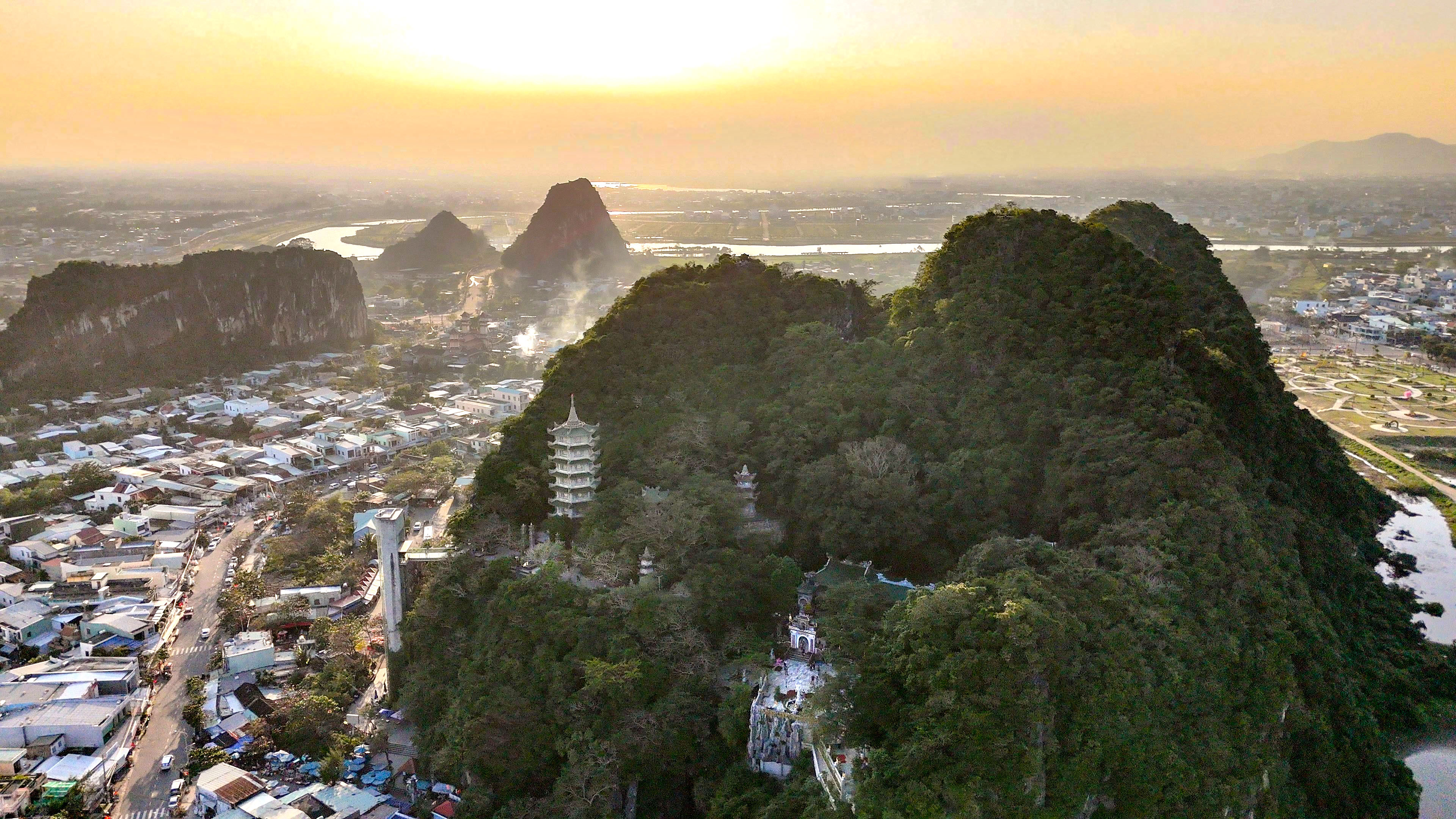 Explore Marble Mountains, Am Phu Cave & Monkey Mountain