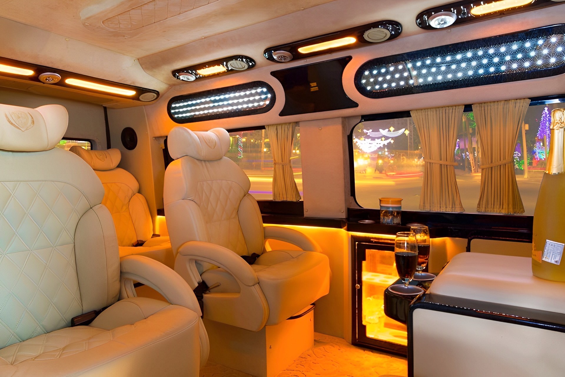 Cu Chi Tunnels & Mekong Delta VIP Tour by Limousine