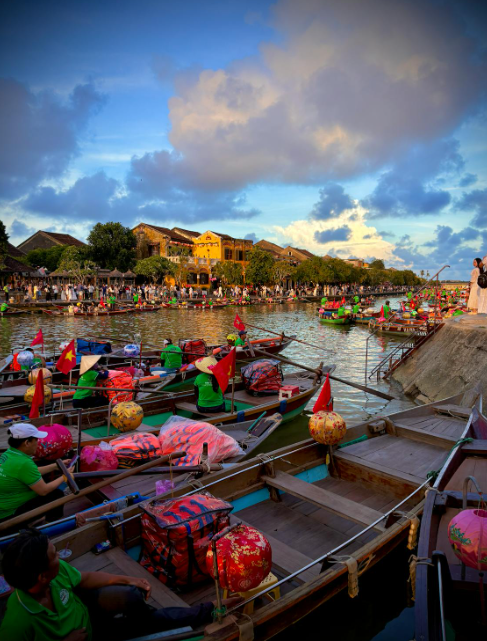 DAY 5: HOI AN | STROLL THROUGH ANCIENT TOWN & DISCOVER POTTERY VILLAGE	(B/L/-)