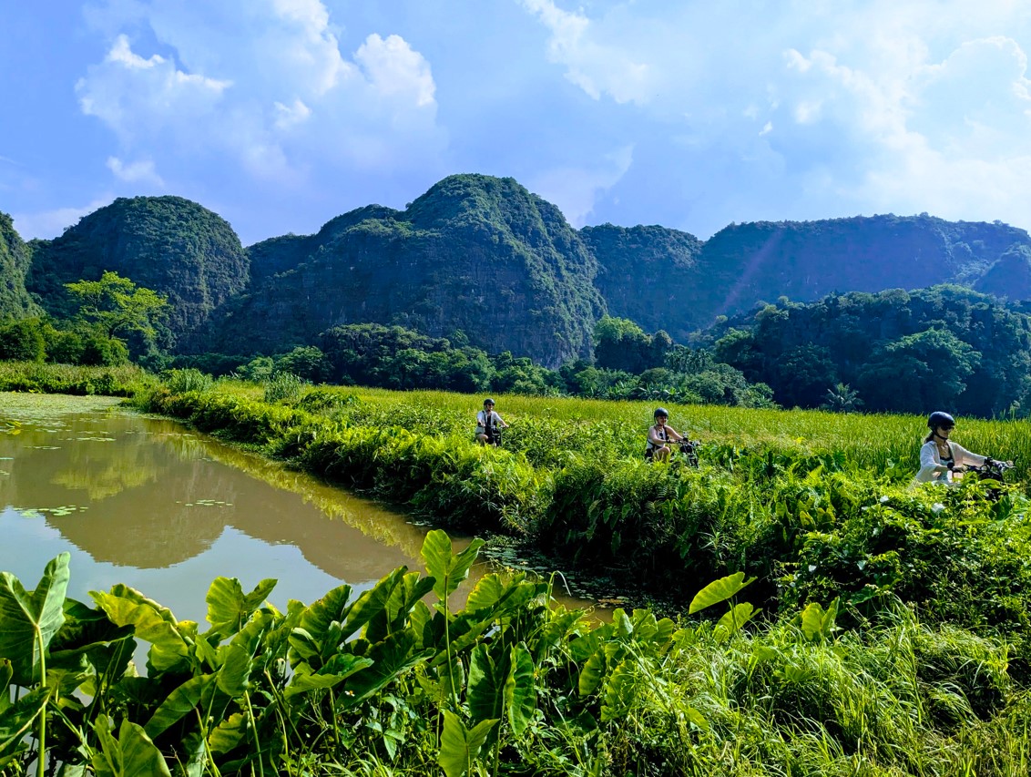 Village Cycling & Ancient Pagodas
