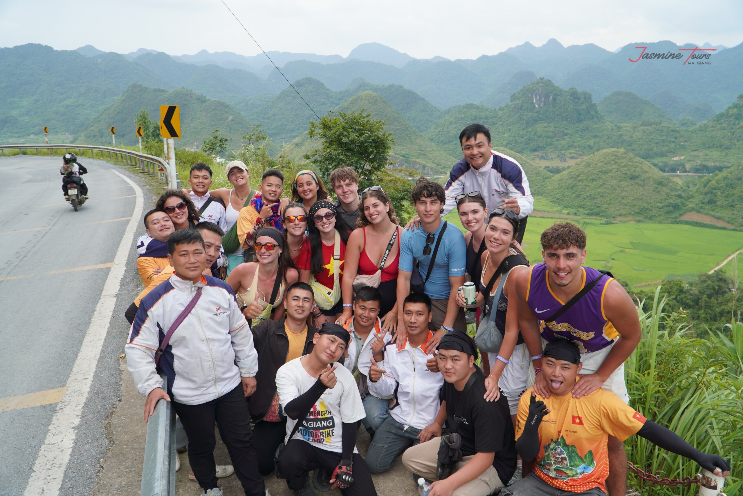 Fairy Bosom Twin Mountains – Tam Son